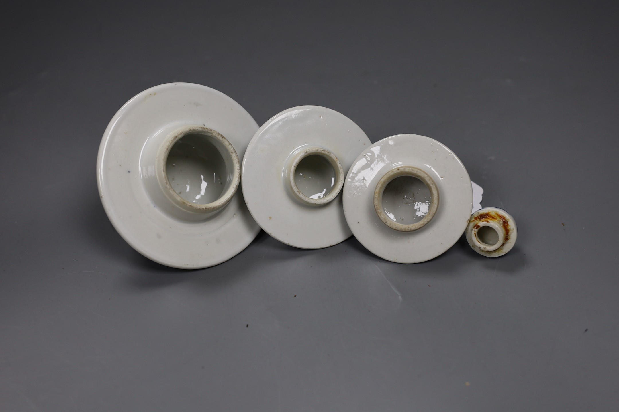 Four Chinese blue and white covers, 19th century